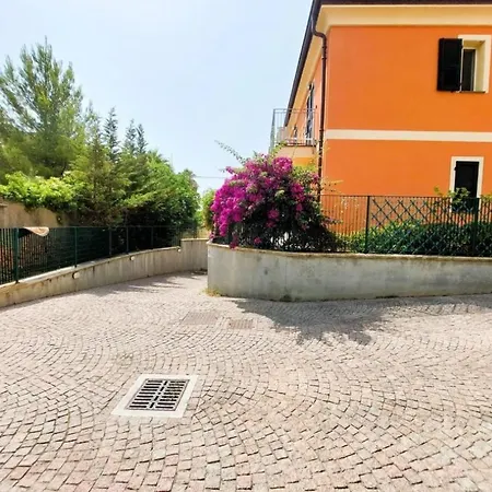 Apartment Lovely With Private Parking *