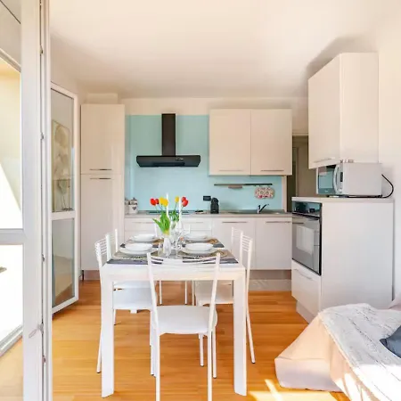 Apartment Lovely With Private Parking